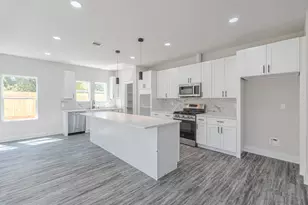 6814 Champion Ln, Houston, TX 77091 - Photo 7