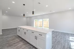 6814 Champion Ln, Houston, TX 77091 - Photo 9