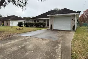 504 E West St, El Campo, TX 77437 - Photo 3