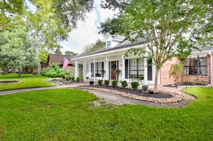 404 Huckleberry Dr, Lake Jackson, TX 77566 - Photo 1