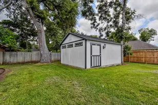 404 Huckleberry Dr, Lake Jackson, TX 77566 - Photo 39