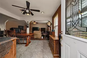 141 Town and Country Dr, Huntsville, TX 77320 - Photo 3