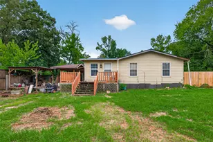 141 Town and Country Dr, Huntsville, TX 77320 - Photo 1