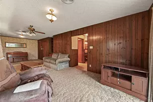 605 Julie Ln, Highlands, TX 77562 - Photo 7