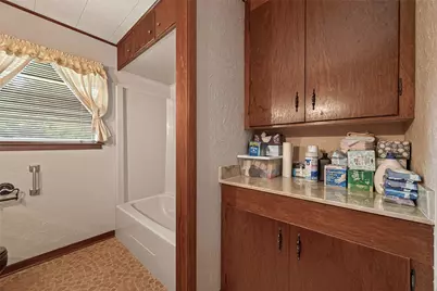 605 Julie Lane, Highlands, TX 77562 - Photo 31