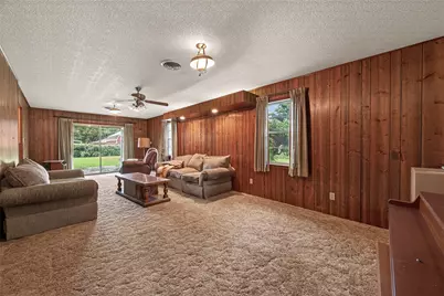 605 Julie Lane, Highlands, TX 77562 - Photo 9