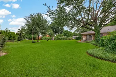 605 Julie Lane, Highlands, TX 77562 - Photo 33