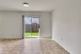 14442 Junction Pl Dr, Houston, TX 77045 - Photo 9