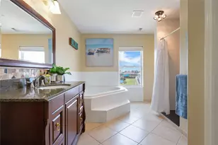 108 Ocean View Dr, Crystal Beach, TX 77650 - Photo 9