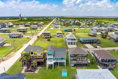 108 Ocean View Drive, Crystal Beach, TX 77650 - Photo 7