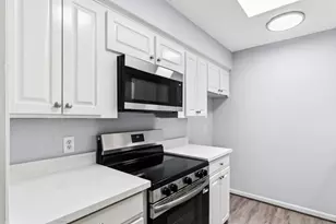2744 Briarhurst Dr, Houston, TX 77057 - Photo 13