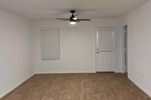 6235 Scarlet Halo Ln, Houston, TX 77048 - Photo 5