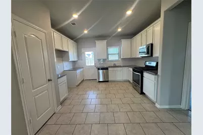8011 Grandstand Parkway, Fulshear, TX 77441 - Photo 13