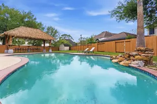 3820 Lake View Dr, Pearland, TX 77581 - Photo 1