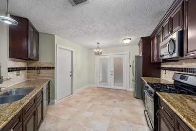 1915 Creek Valley Lane, Sugar Land, TX 77478 - Photo 9