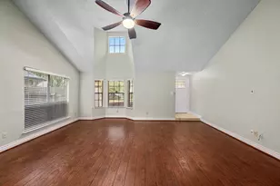 1915 Creek Valley Ln, Sugar Land, TX 77478 - Photo 5