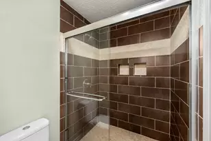 1915 Creek Valley Ln, Sugar Land, TX 77478 - Photo 19