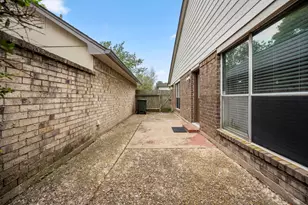 1915 Creek Valley Ln, Sugar Land, TX 77478 - Photo 21