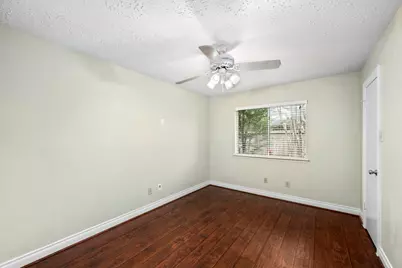 1915 Creek Valley Lane, Sugar Land, TX 77478 - Photo 13