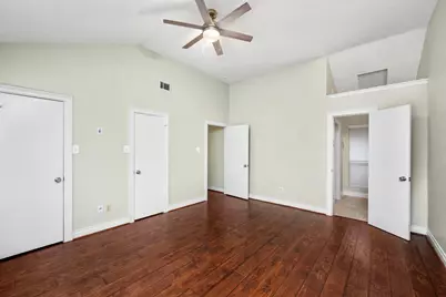 1915 Creek Valley Lane, Sugar Land, TX 77478 - Photo 17