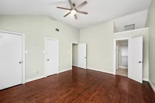 1915 Creek Valley Ln, Sugar Land, TX 77478 - Photo 17