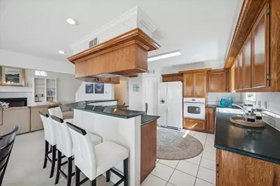 151 Tamana Drive, Tiki Island, TX 77554 - Photo 3