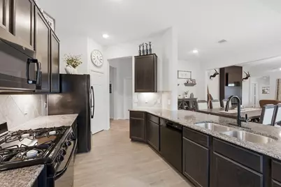 3033 Tulip Poplar Court, Conroe, TX 77301 - Photo 11