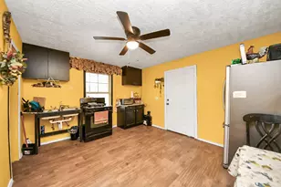 1040 County Rd 5007, Cleveland, TX 77327 - Photo 17