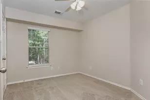 166 N Burberry Park Cir, The Woodlands, TX 77382 - Photo 23