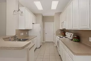 166 N Burberry Park Cir, The Woodlands, TX 77382 - Photo 11