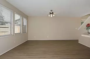 166 N Burberry Park Cir, The Woodlands, TX 77382 - Photo 9