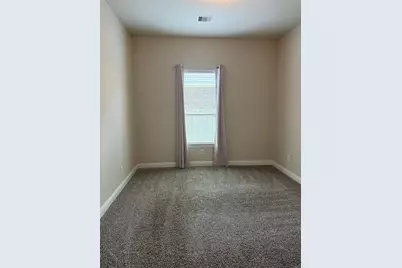 10206 S Goshawk Trl, Conroe, TX 77375 - Photo 9