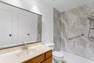 7850 Hillbarn Dr, Houston, TX 77040 - Photo 17
