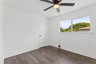 7850 Hillbarn Dr, Houston, TX 77040 - Photo 13