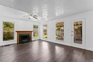7850 Hillbarn Dr, Houston, TX 77040 - Photo 11