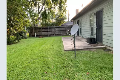 3006 Bolt Street #A, Houston, TX 77051 - Photo 5