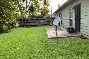 3006 Bolt St, Houston, TX 77051 - Photo 5