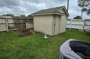 10531 Southway Bend Ln, Houston, TX 77034 - Photo 15