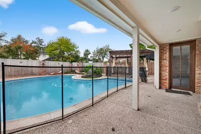 15715 Fleetwood Oaks Drive, Houston, TX 77079 - Photo 33