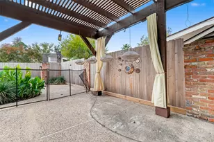 15715 Fleetwood Oaks Dr, Houston, TX 77079 - Photo 37