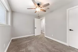 10 E White Willow Cir, Spring, TX 77381 - Photo 13