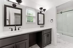 10 E White Willow Cir, Spring, TX 77381 - Photo 9