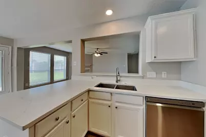 22076 Knights Cove Drive, Kingwood, TX 77339 - Photo 5