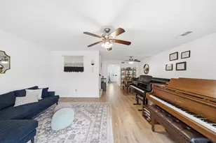 6435 Burgoyne Rd, Houston, TX 77057 - Photo 7
