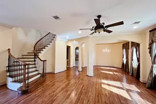 5455 Hidalgo St, Houston, TX 77056 - Photo 3