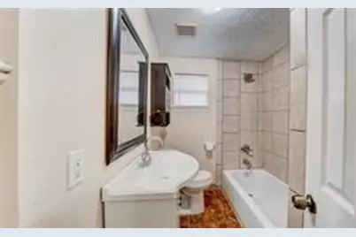 6907 Gainesville Street, Houston, TX 77020 - Photo 13