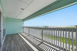 709 N Bayshore Dr, La Porte, TX 77571 - Photo 23