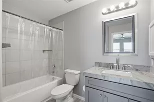 709 N Bayshore Dr, La Porte, TX 77571 - Photo 17