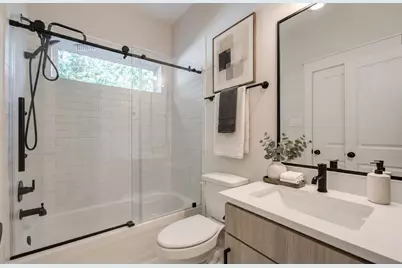 5309 Donovan Gardens Lane, Houston, TX 77091 - Photo 15