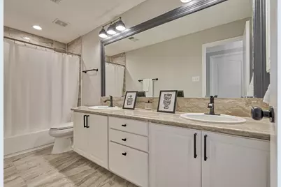 38 Larks Aire Place, The Woodlands, TX 77381 - Photo 33